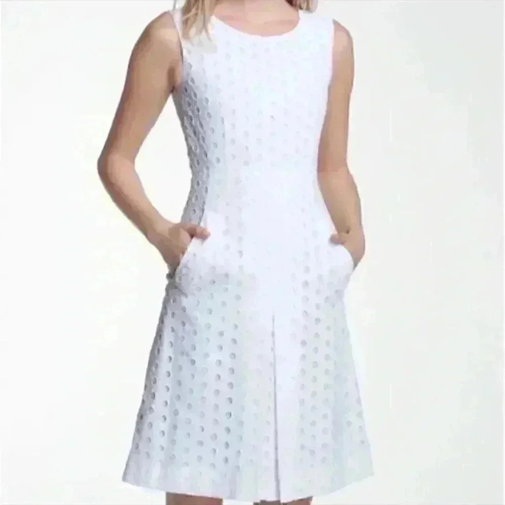 New with tags Diane von Furstenberg Carpreena Ring Stitch Dress in size 0